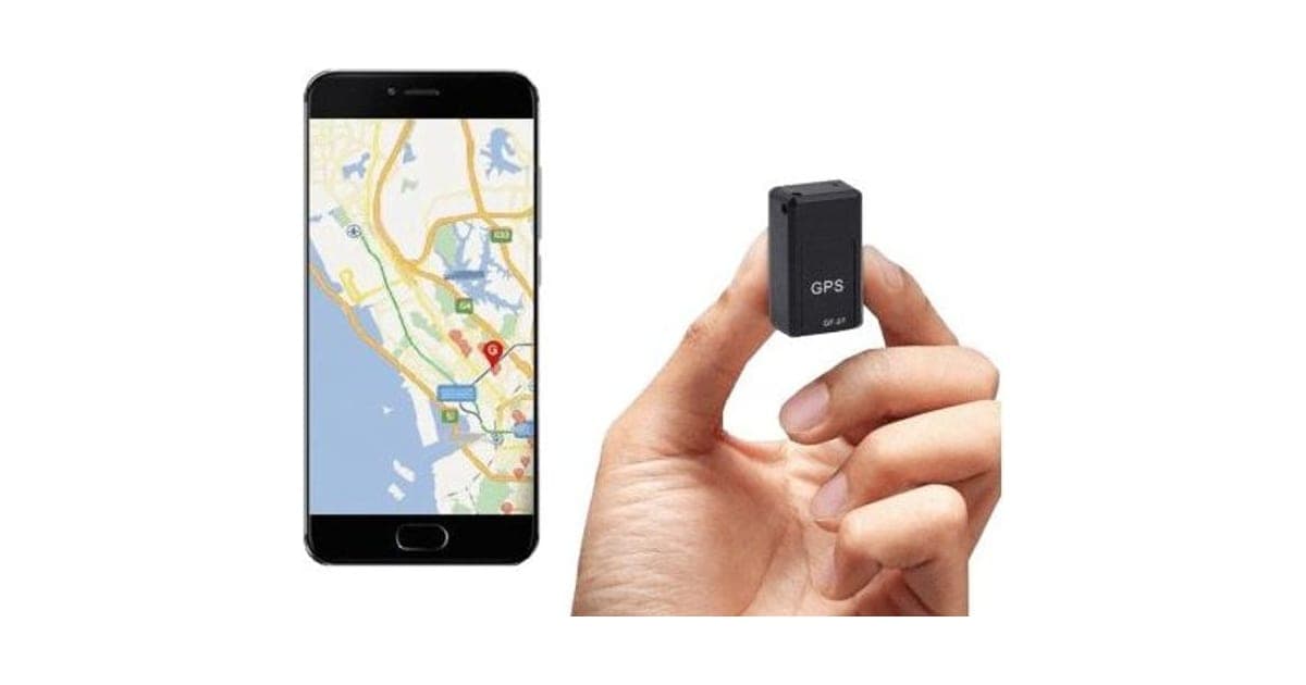 Tiny black iTrackYou Pro tracker marked GPS and GF-07 held between finger and thumb, beside a phone showing a map with a red pin
