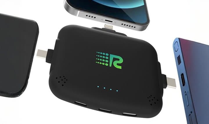 Rush Charge Universe connected to three devices at once through its built-in tips