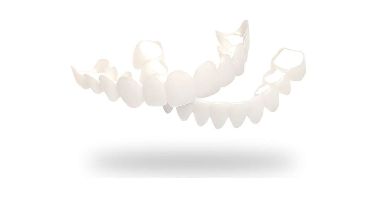 Pair of white Shiny Smile snap-on veneers for the upper and lower teeth
