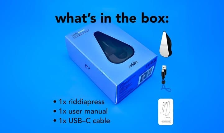 riddiaPress box contents: the iron, a user manual and a USB-C cable