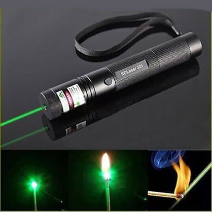 Green laser pointer add-on from the TacticalX offer, with images of its beam lighting matches